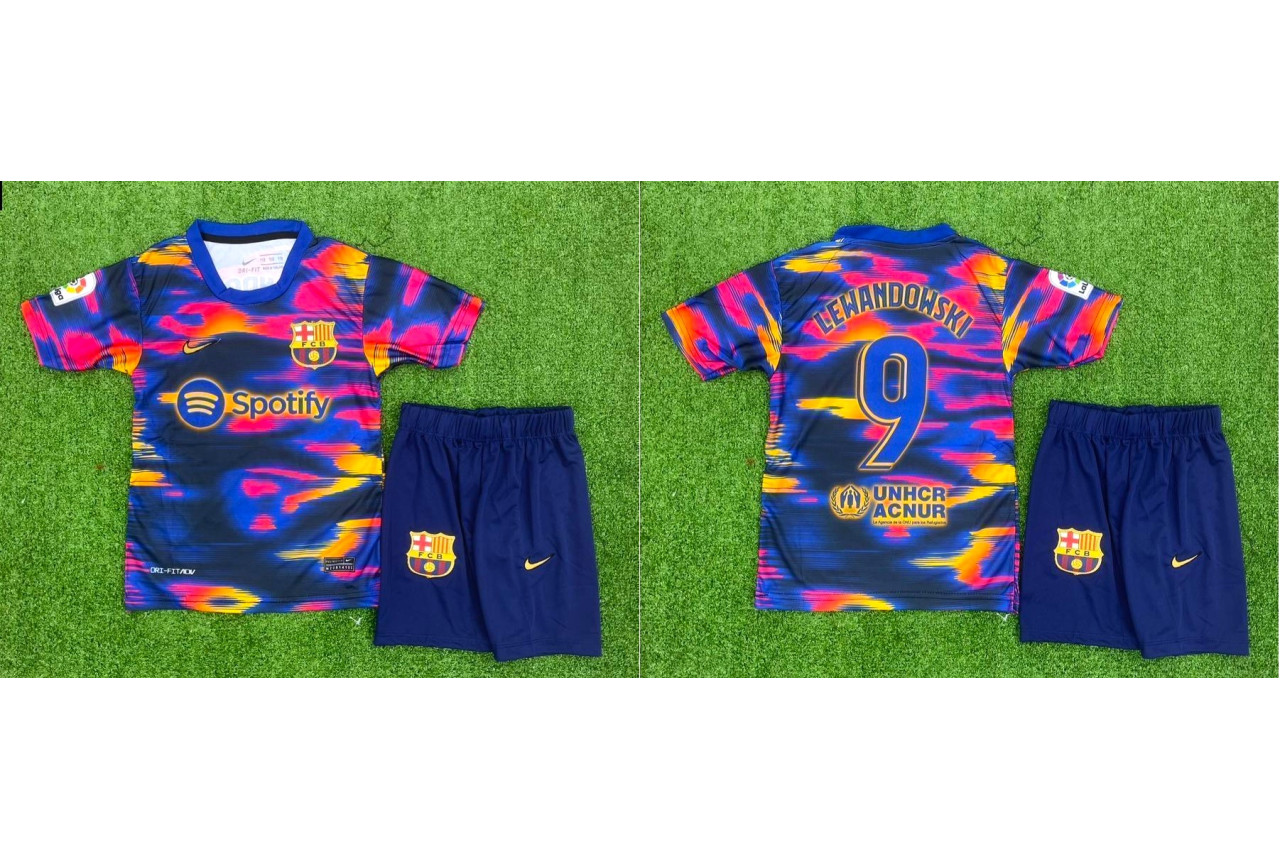 8283 Детски футболен комплект Barcelona LEWANDOWSKI 9